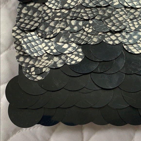 NWT BCBG Maxazria Sequined Large Clutch Bag - Picture 2 of 8